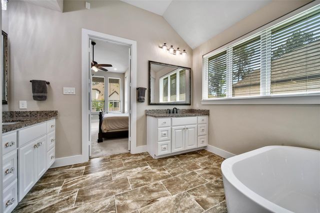 305 Mallory Court, Montgomery, TX 77316