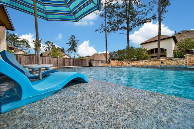 305 Mallory Court, Montgomery, TX 77316