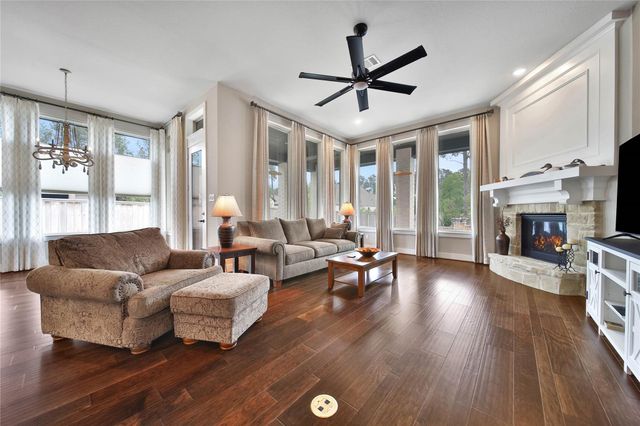 305 Mallory Court, Montgomery, TX 77316