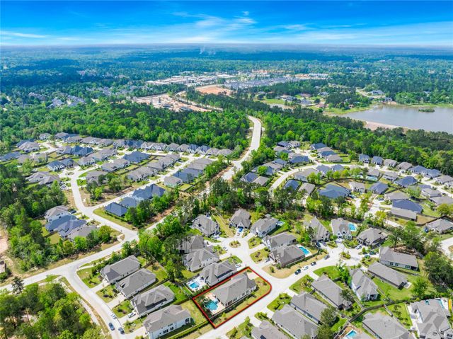 305 Mallory Court, Montgomery, TX 77316