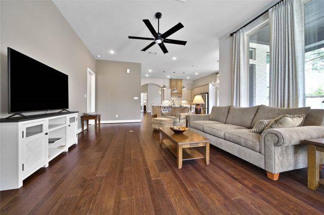 305 Mallory Court, Montgomery, TX 77316