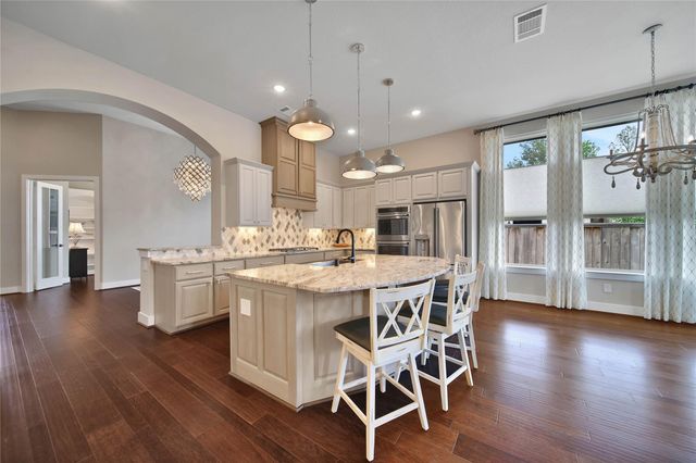 305 Mallory Court, Montgomery, TX 77316