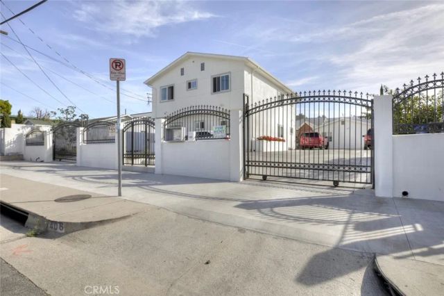 7408 Radford Ave, North Hollywood, CA 91605