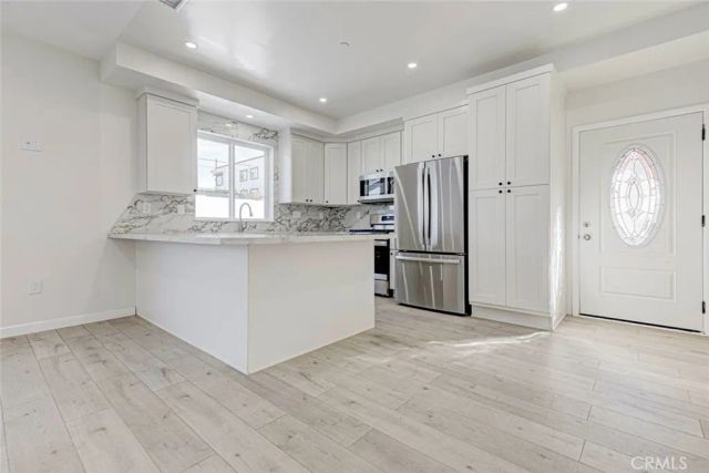 7408 Radford Ave, North Hollywood, CA 91605