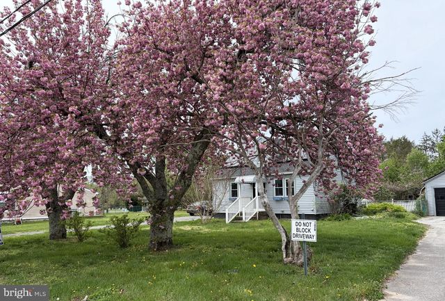 1079 KINGS HWY, Pilesgrove, NJ 08098