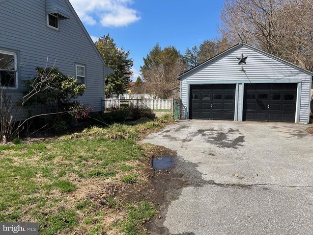 1079 KINGS HWY, Pilesgrove, NJ 08098