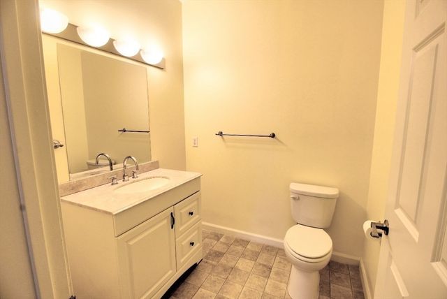 2 Arden Mills Way 2201, Fitchburg, MA 01420