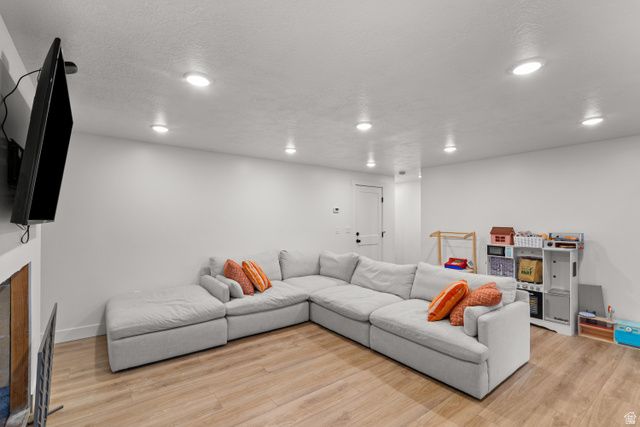 1209 N 950 E, Bountiful, UT 84010