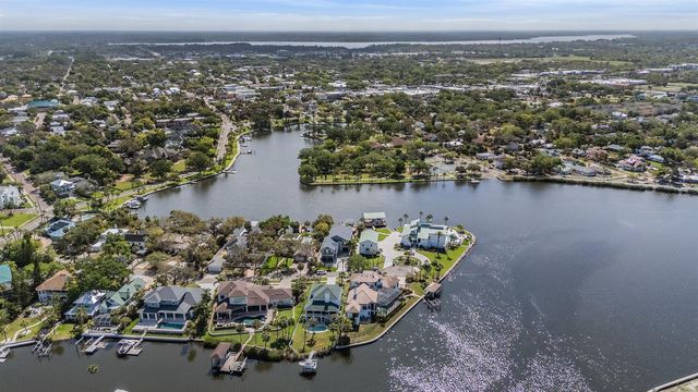 62 CENTRAL COURT, Tarpon Springs, FL 34689