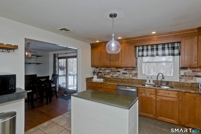 25A Queen Street, Enfield, CT 06082