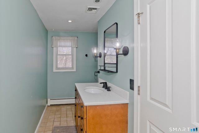 25A Queen Street, Enfield, CT 06082