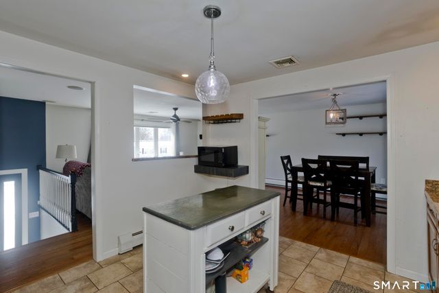 25A Queen Street, Enfield, CT 06082