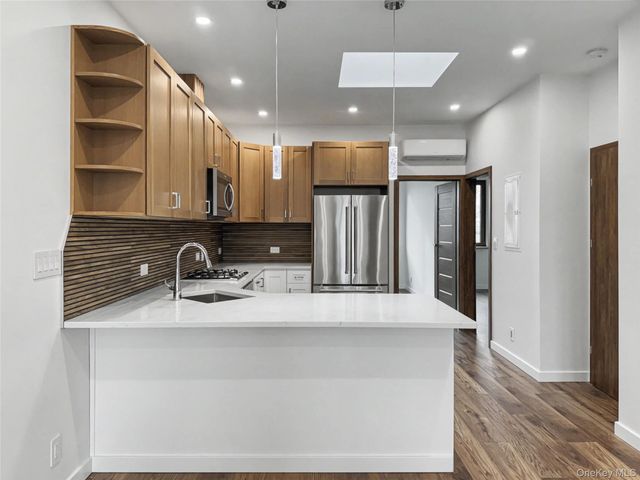 7111 72nd Street 2, Glendale, NY 11385