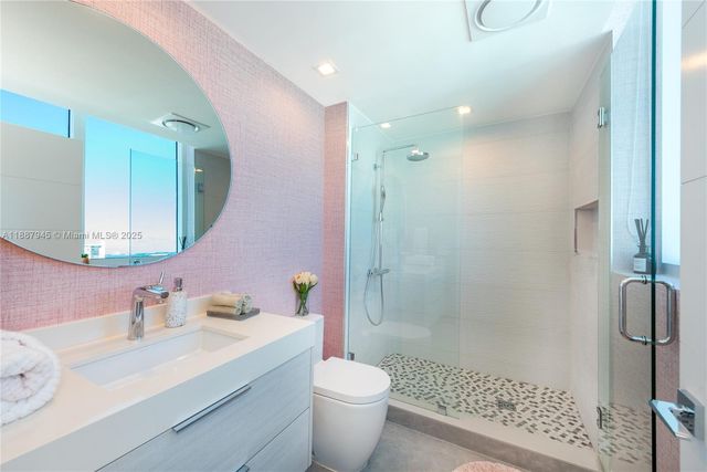3801 Collins Ave 1502, Miami Beach, FL 33140