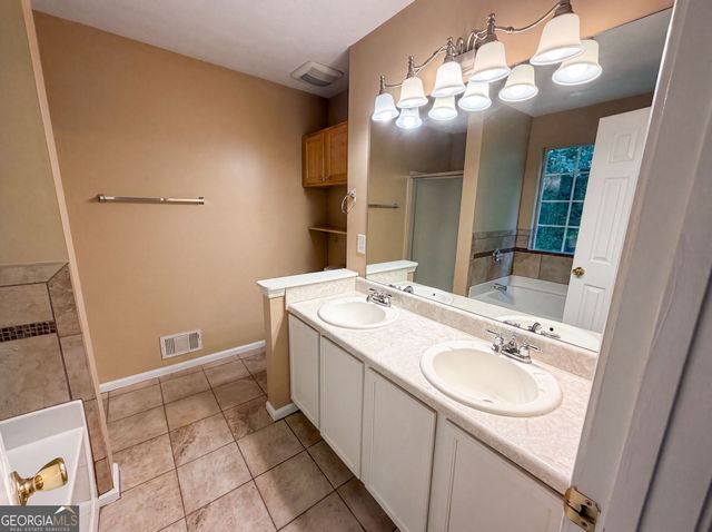 2195 Clayton Ridge, Lithonia, GA 30058