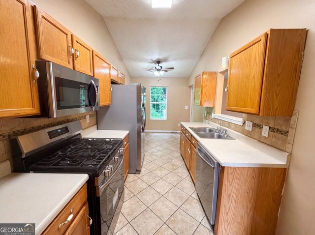 2195 Clayton Ridge, Lithonia, GA 30058