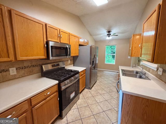 2195 Clayton Ridge, Lithonia, GA 30058
