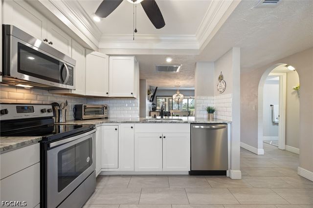 3736 SE 12th AVE 102, Cape Coral, FL 33904