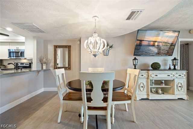 3736 SE 12th AVE 102, Cape Coral, FL 33904