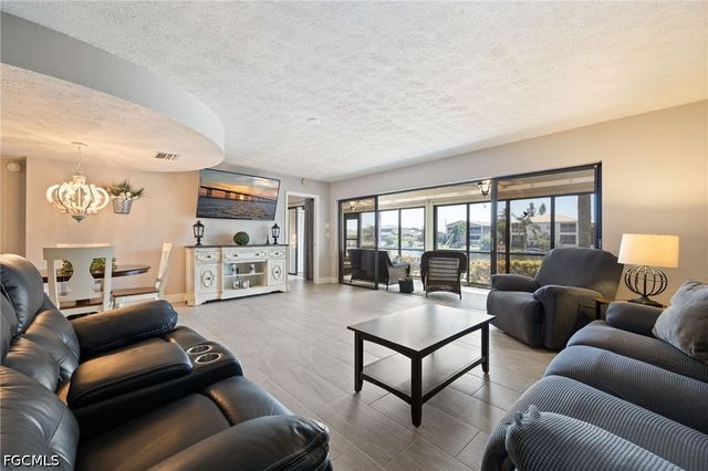 3736 SE 12th AVE 102, Cape Coral, FL 33904