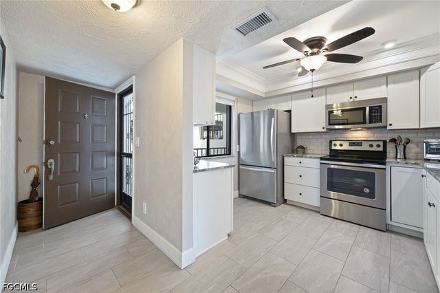 3736 SE 12th AVE 102, Cape Coral, FL 33904