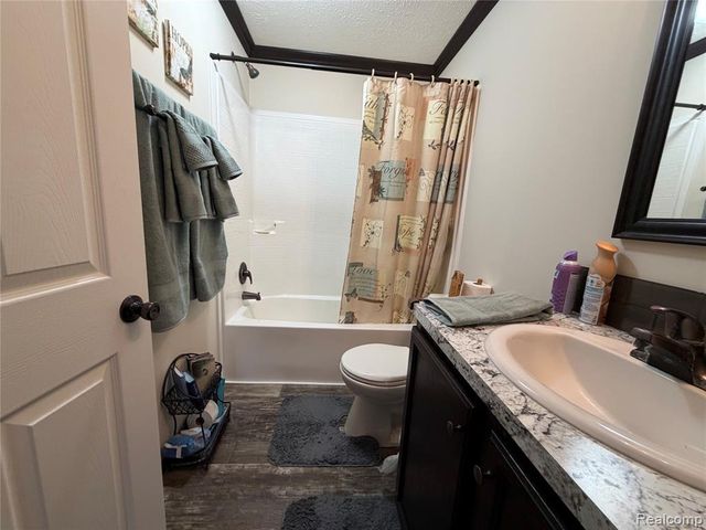 241 Waterway Court, Lapeer, MI 48446