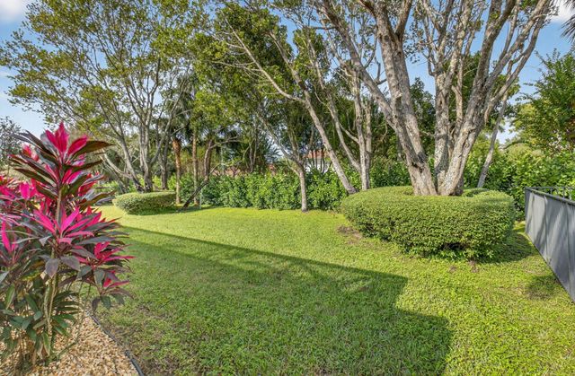 9822 Isles Cay Drive, Delray Beach, FL 33446