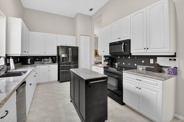 9822 Isles Cay Drive, Delray Beach, FL 33446