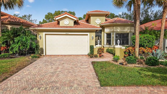 9822 Isles Cay Drive, Delray Beach, FL 33446