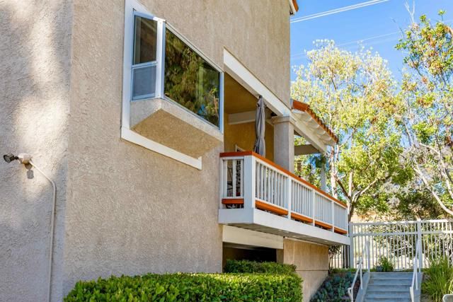 7758 Caminito Monarca 101, Carlsbad, CA 92009