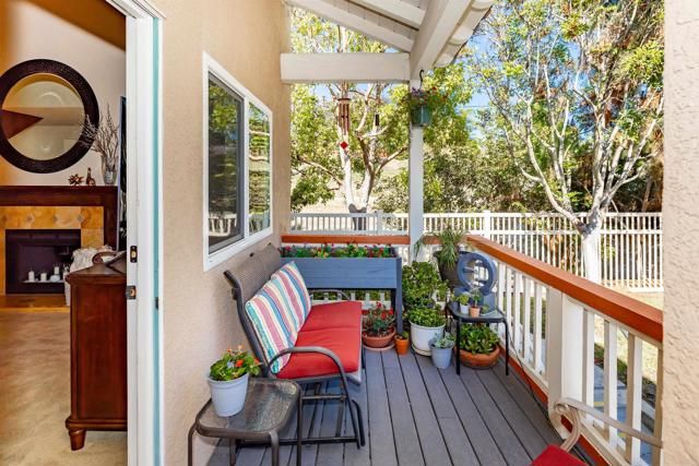 7758 Caminito Monarca 101, Carlsbad, CA 92009