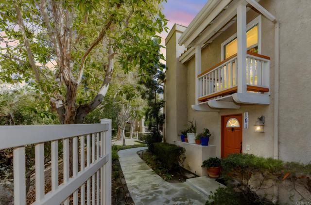 7758 Caminito Monarca 101, Carlsbad, CA 92009