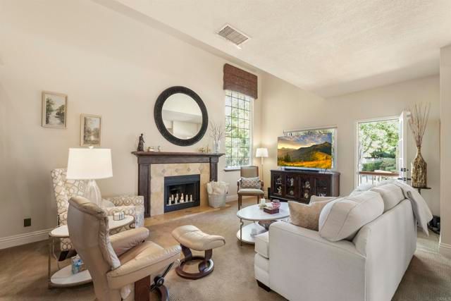 7758 Caminito Monarca 101, Carlsbad, CA 92009