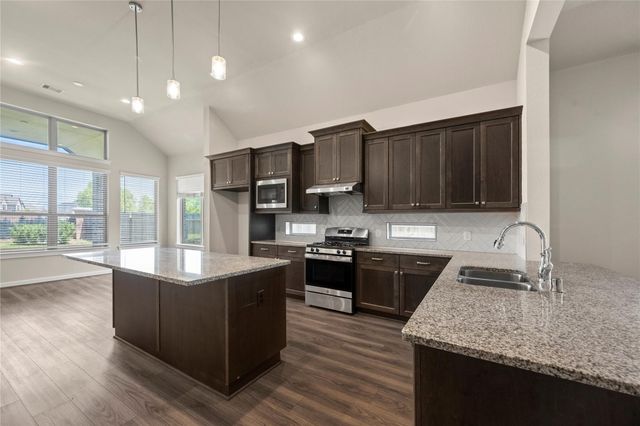 8715 Fox Trail Drive, Missouri City, TX 77459