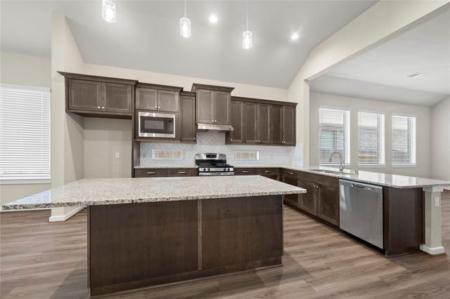 8715 Fox Trail Drive, Missouri City, TX 77459