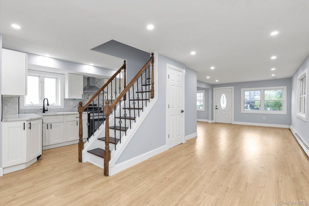 74 Davis st, East Rockaway, NY 11518 — photo 3