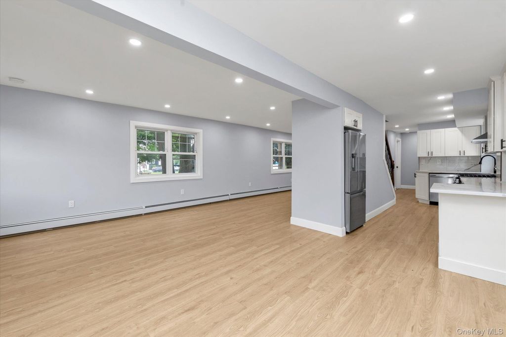 74 Davis st, East Rockaway, NY 11518 — photo 4