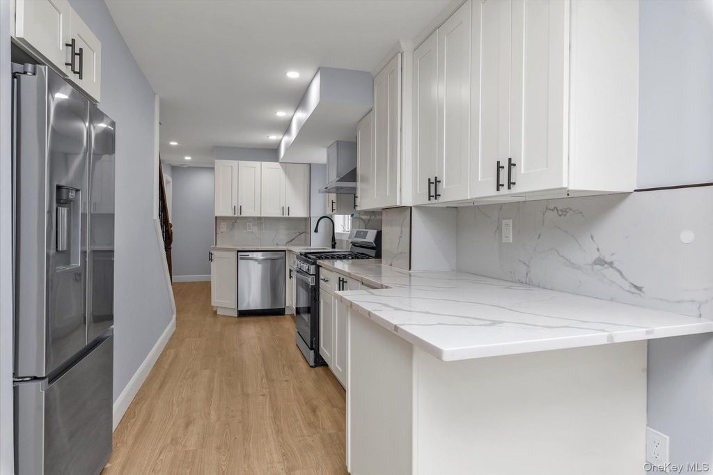 74 Davis st, East Rockaway, NY 11518 — photo 5