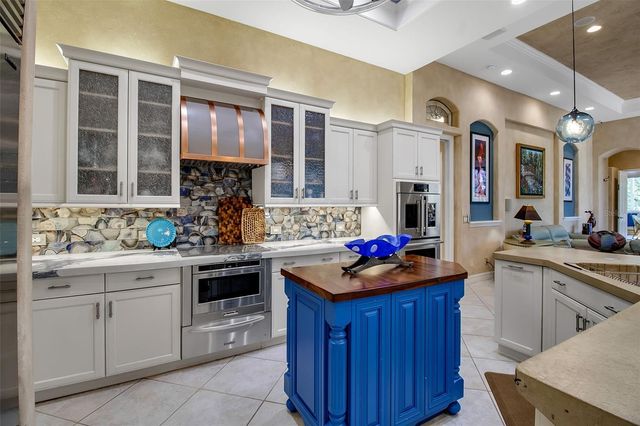 8116 LONE TREE GLEN, Lakewood Ranch, FL 34202