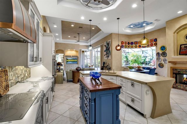 8116 LONE TREE GLEN, Lakewood Ranch, FL 34202