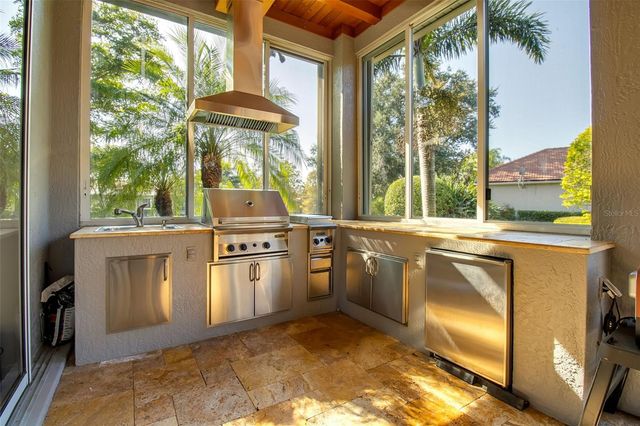 8116 LONE TREE GLEN, Lakewood Ranch, FL 34202