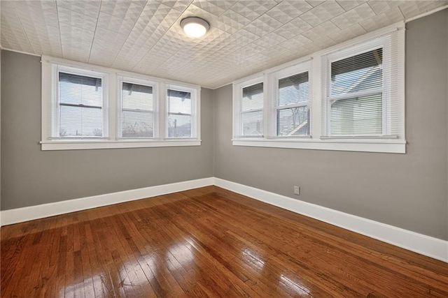 1420 S 33rd Street, Kansas City, KS 66106