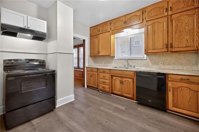 1420 S 33rd Street, Kansas City, KS 66106