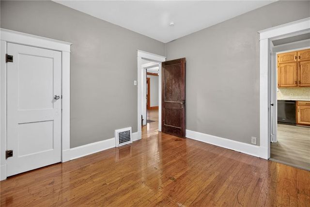 1420 S 33rd Street, Kansas City, KS 66106