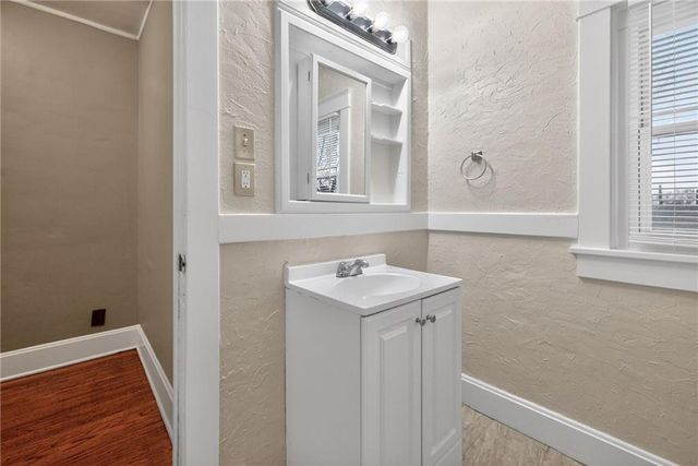 1420 S 33rd Street, Kansas City, KS 66106