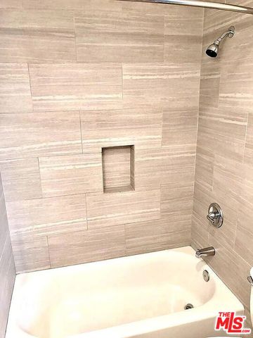 922 N Hudson Avenue 1, Los Angeles, CA 90038