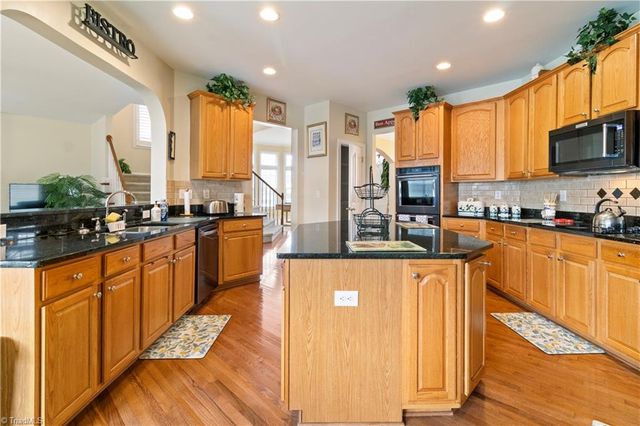 108 Olde Salem Drive, Jamestown, NC 27282