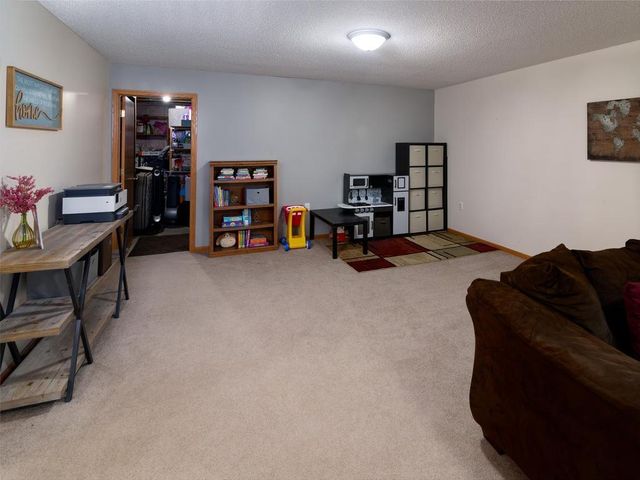 13877 Ventura Place, Savage, MN 55378