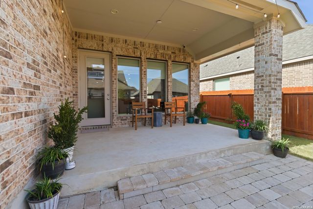 2614 SUNCADIA LN, San Antonio, TX 78245