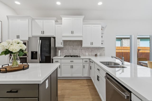 2614 SUNCADIA LN, San Antonio, TX 78245